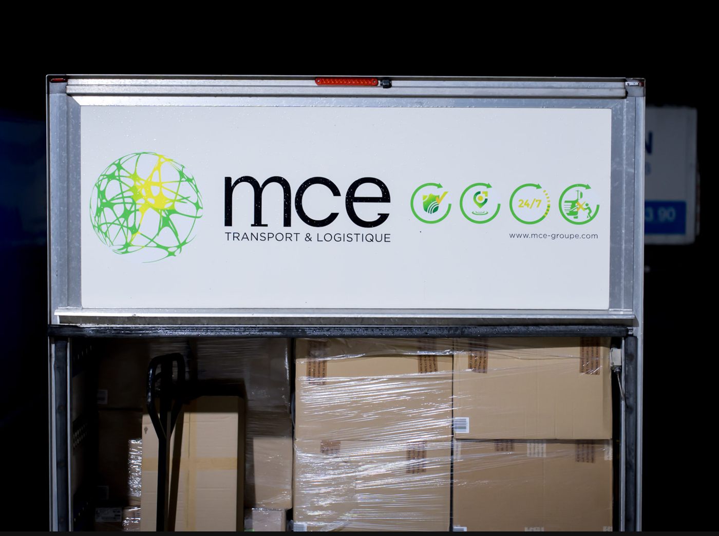 Camion MCE, logo et pictogrammes